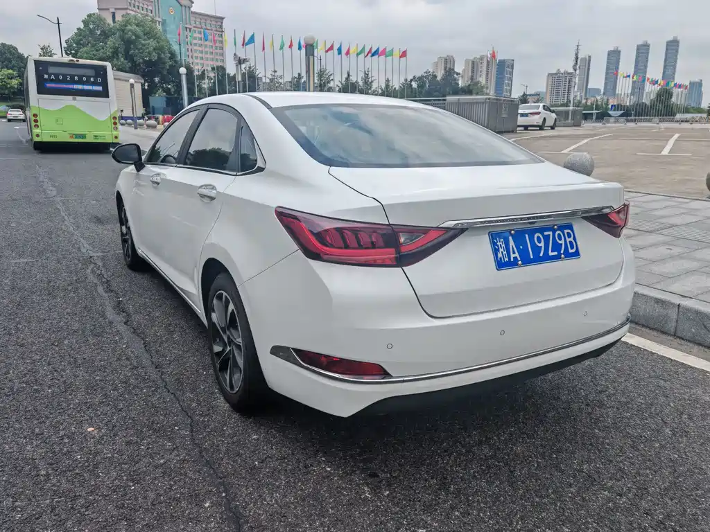 BAIC U7 — миниатюра 14