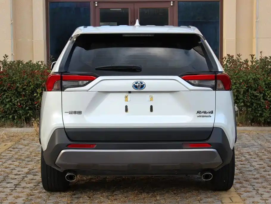 Toyota RAV4 — миниатюра 6