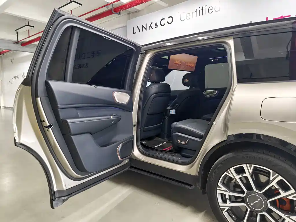 Lynk & Co 900 — миниатюра 7
