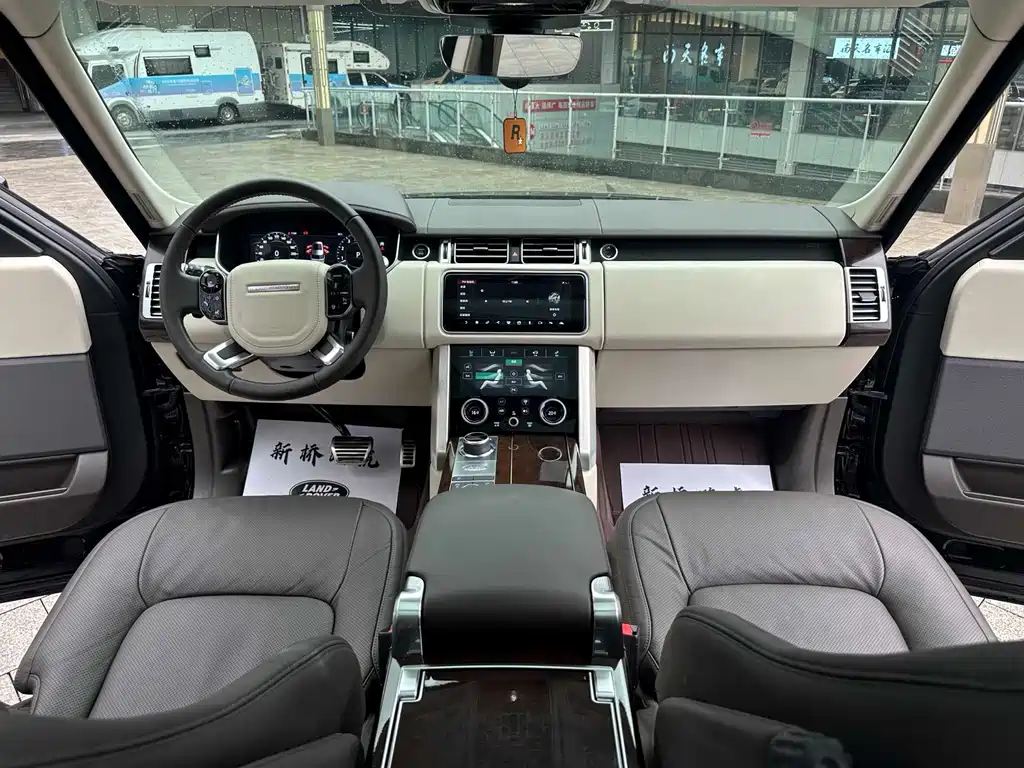Land Rover Range Rover — миниатюра 6