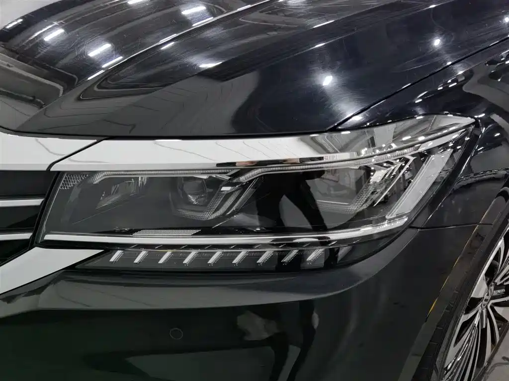 Volkswagen Passat 2020 330TSI Luxury VI