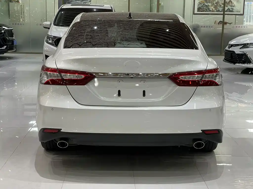 Toyota Camry — миниатюра 9
