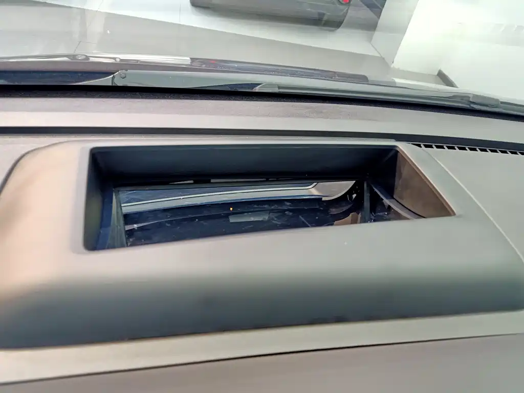 GEELY GALAXY WING TRUE L380