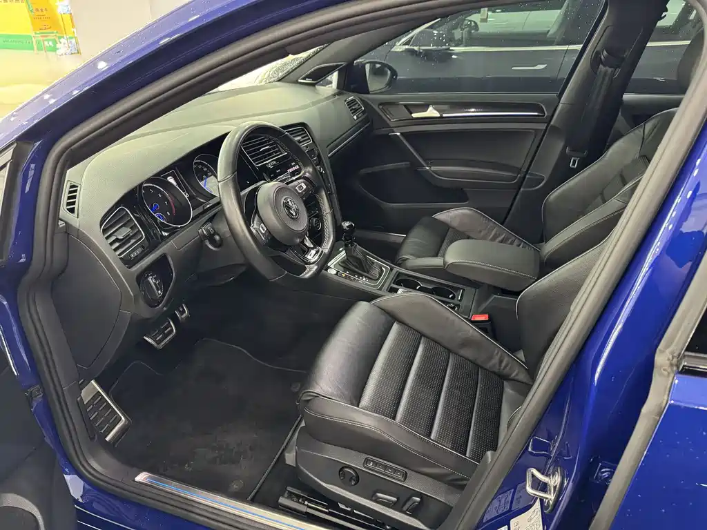 Volkswagen Golf 2017 2.0TSI R