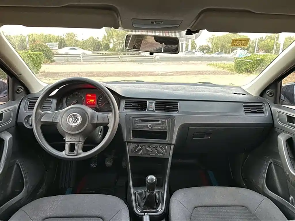 Volkswagen Santana — миниатюра 9