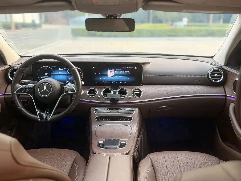 Mercedes-Benz E-Class — миниатюра 8