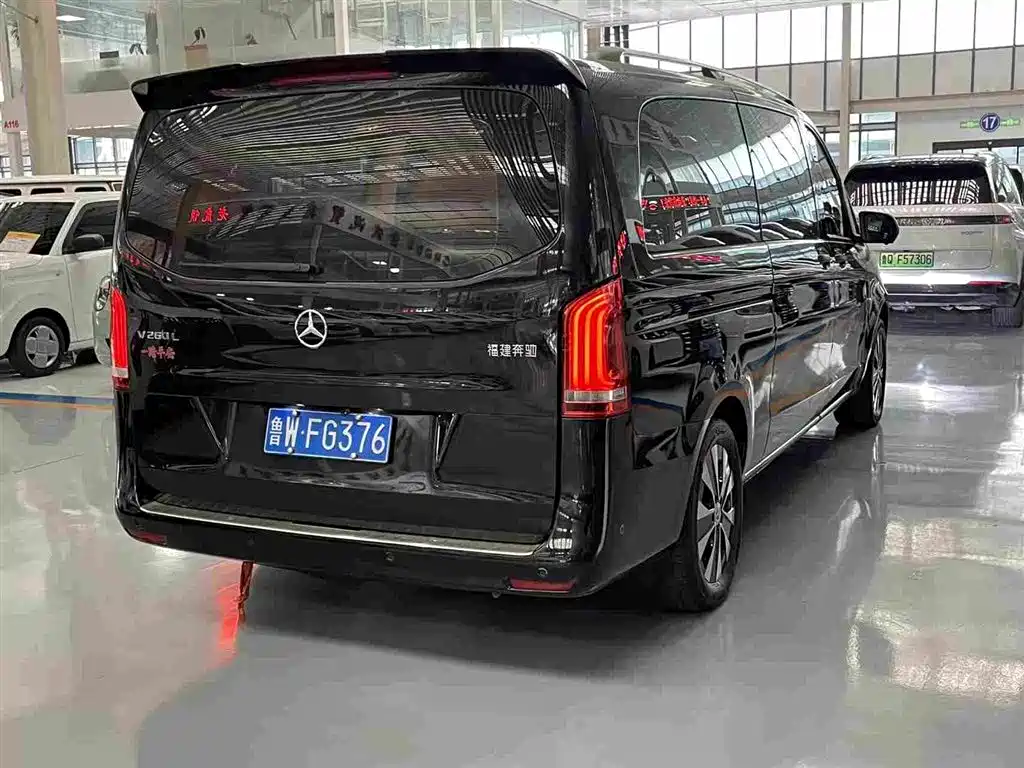 Mercedes-Benz Vito 2021 2.0T 7 мест