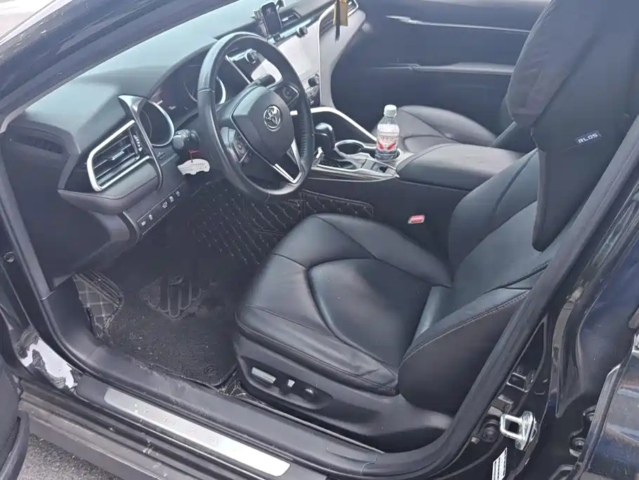 Toyota Camry — миниатюра 9