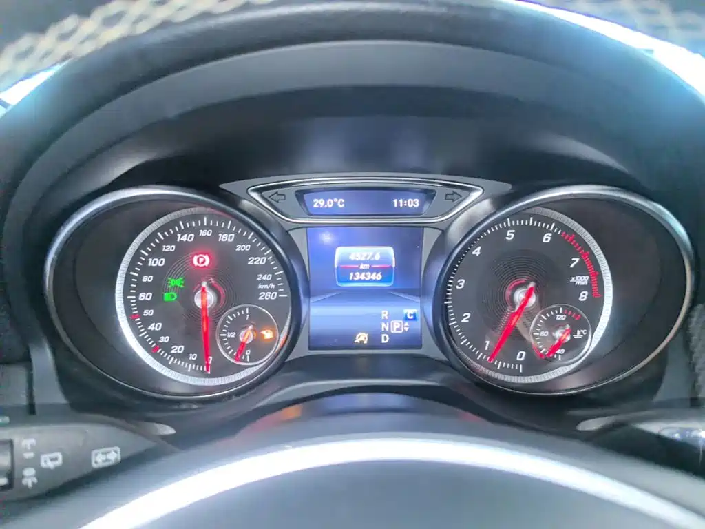 Mercedes-Benz GLA — миниатюра 12