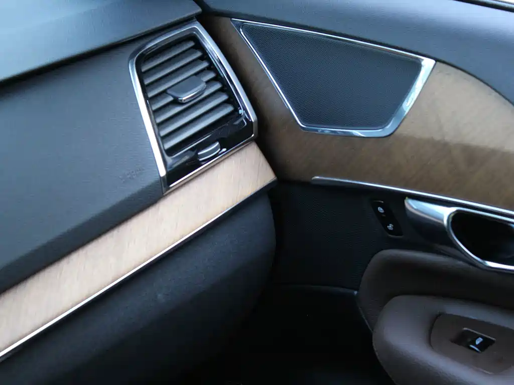 Volvo XC90 — миниатюра 21