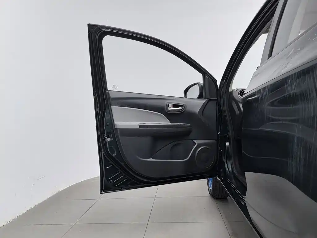 Changan Benben E-Star — миниатюра 8