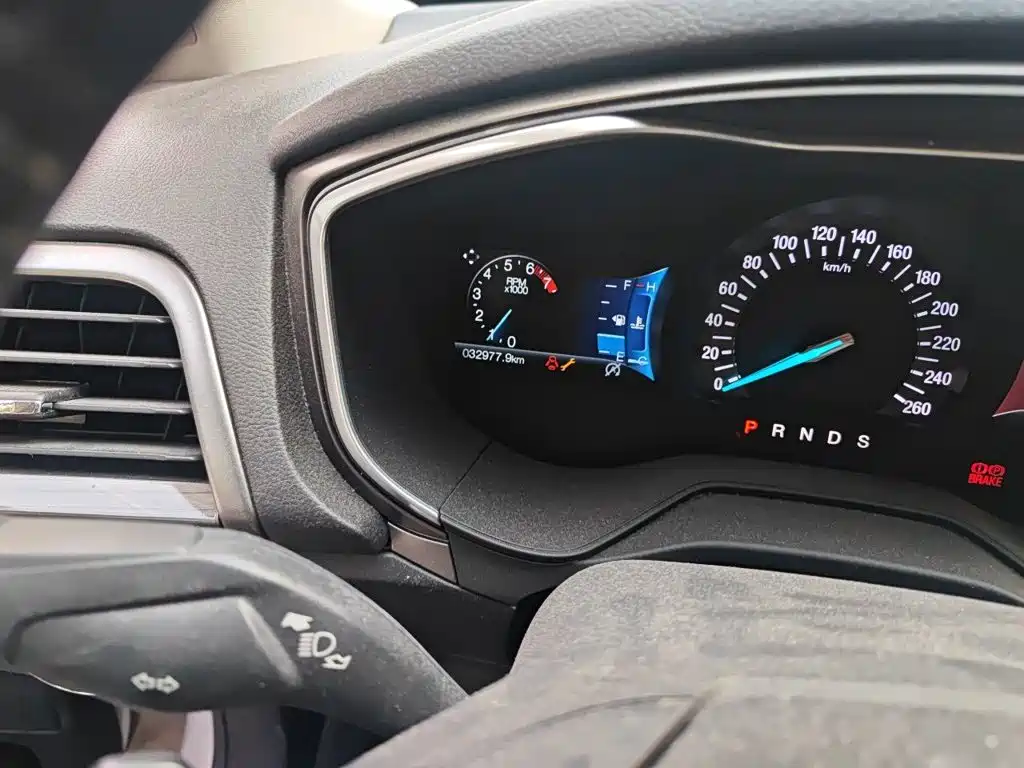 Ford Mondeo — миниатюра 8
