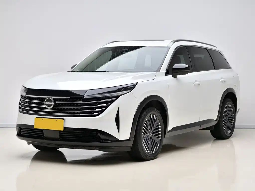 NISSAN EXPLORING THE LAND