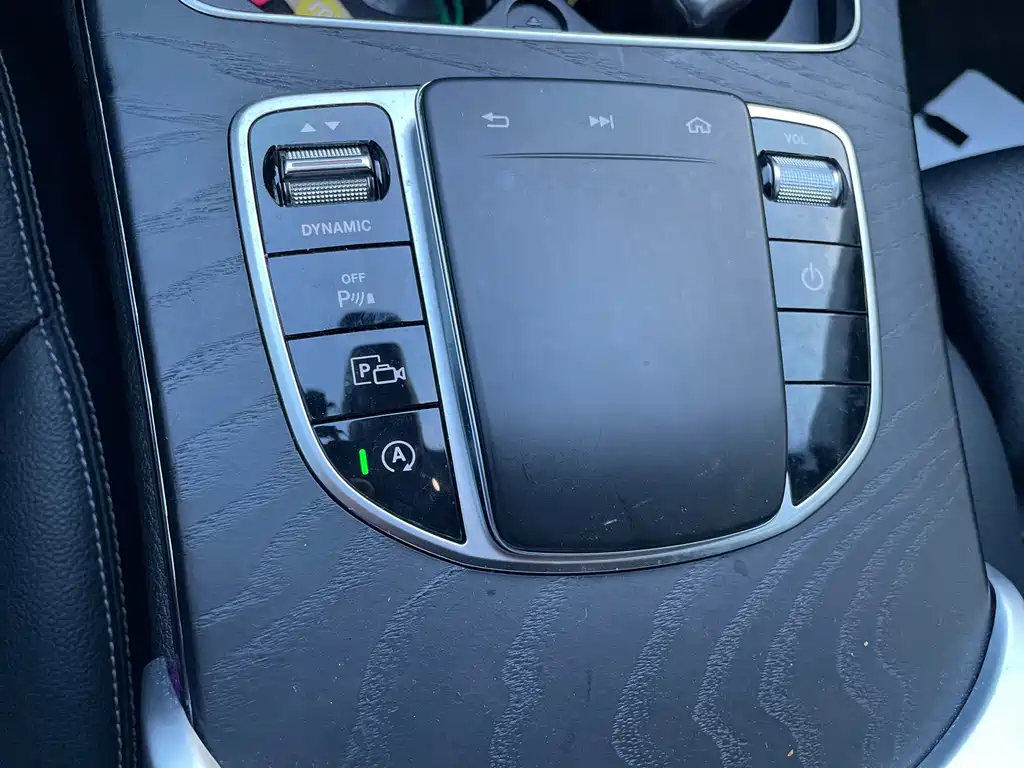 Mercedes-Benz C-Class — миниатюра 8