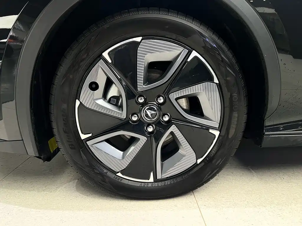 Toyota bZ3 — миниатюра 9