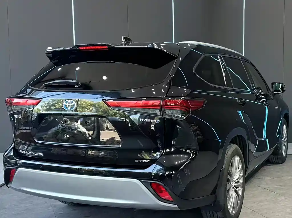 Toyota Highlander 2022 2.5L Luxury 7 мест