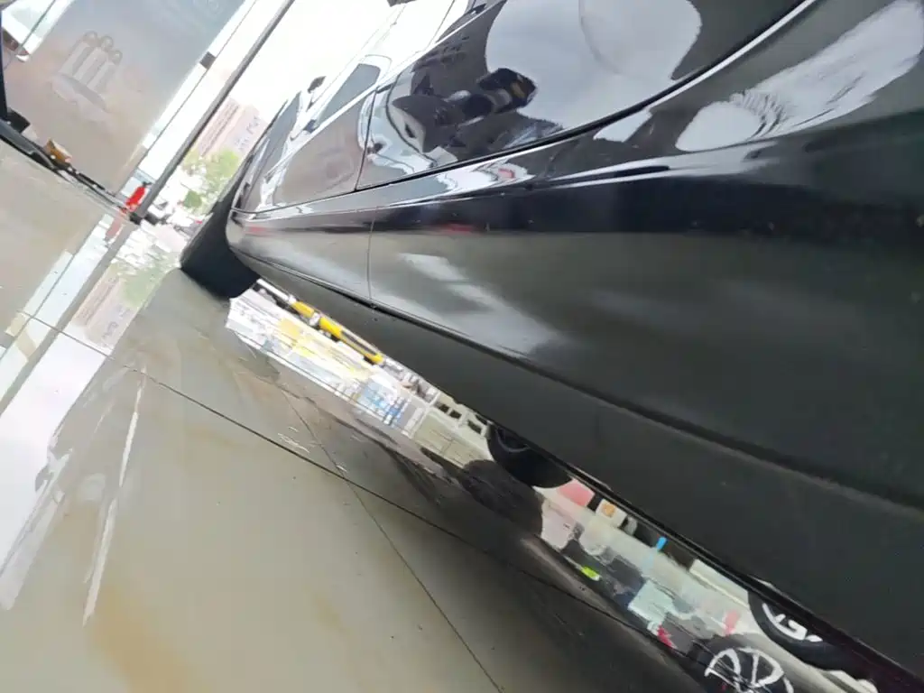 Tesla Model 3 — миниатюра 22