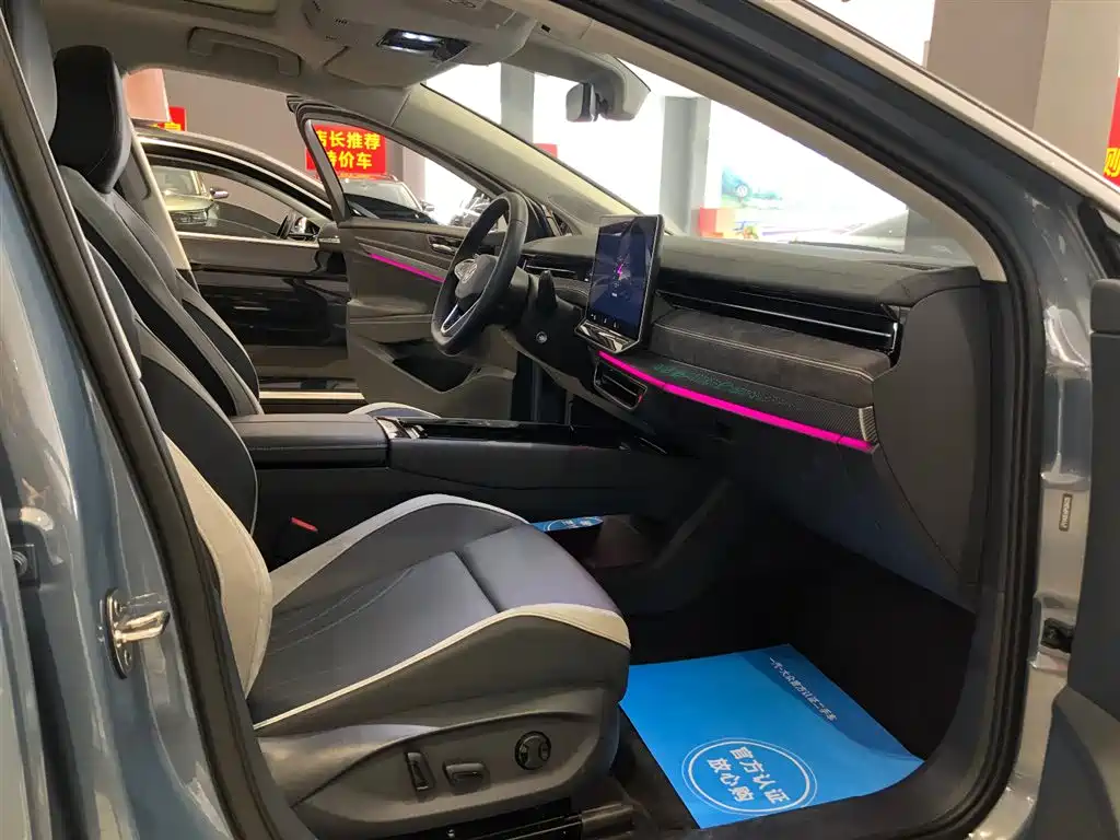 VOLKSWAGEN ID.7 VIZZION