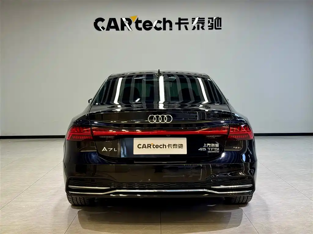 Audi A7L 2024 45TFSI quattro S-line