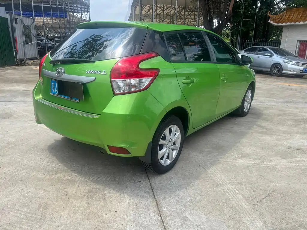 Toyota Yaris L — миниатюра 5