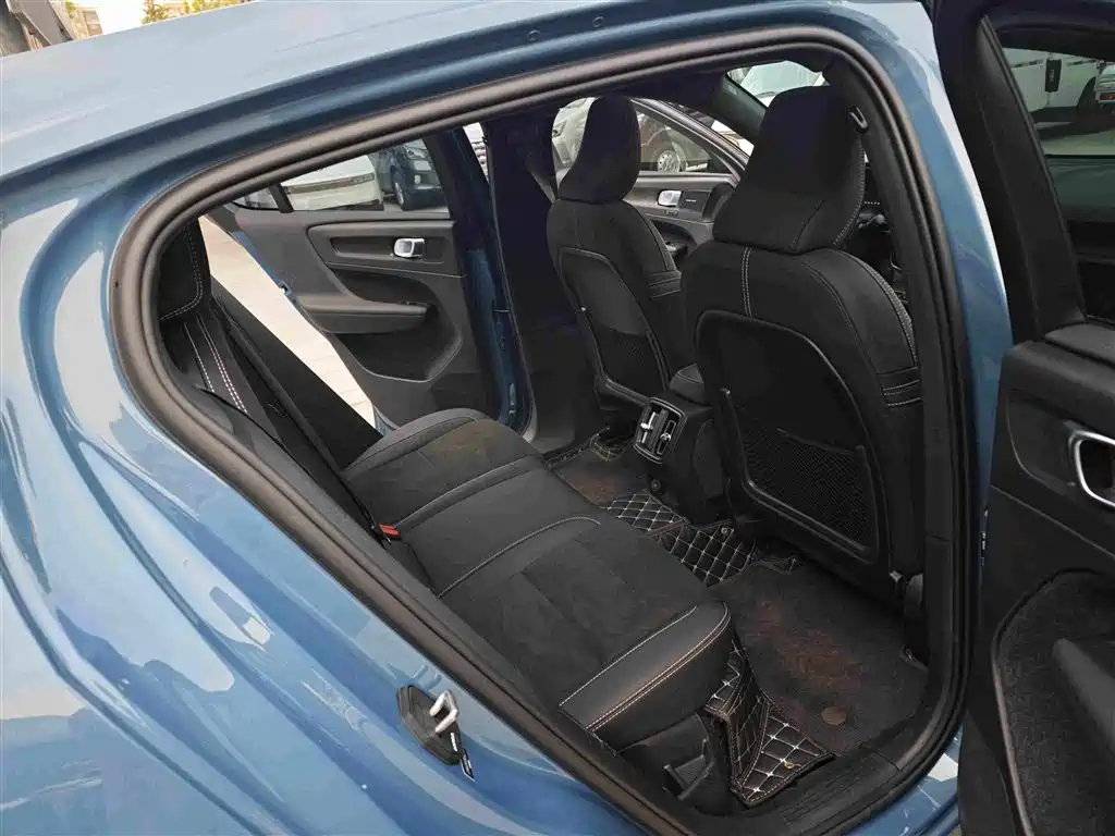 Volvo C40 — миниатюра 9