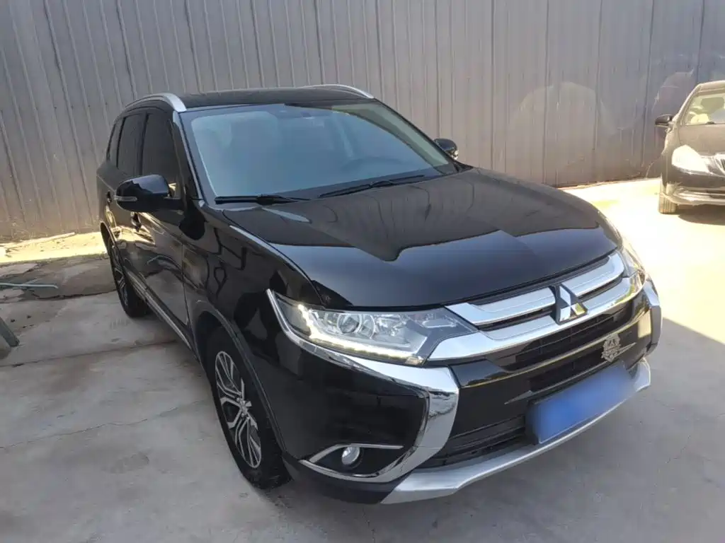 Mitsubishi Outlander — миниатюра 4