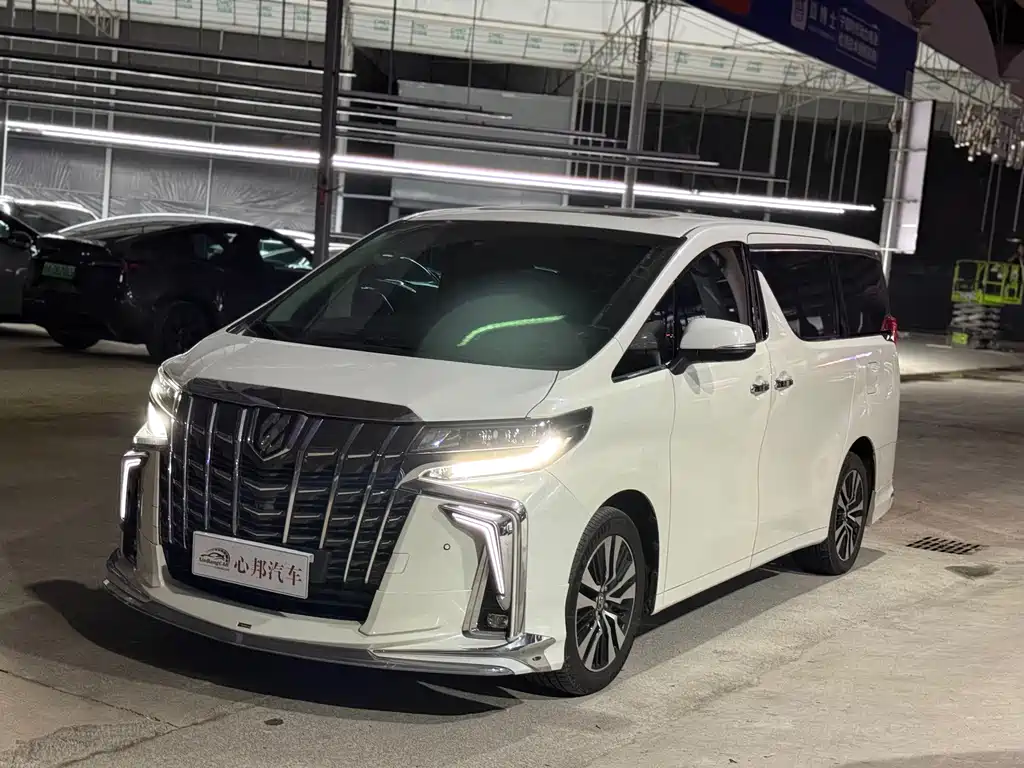 Toyota Alphard — миниатюра 2