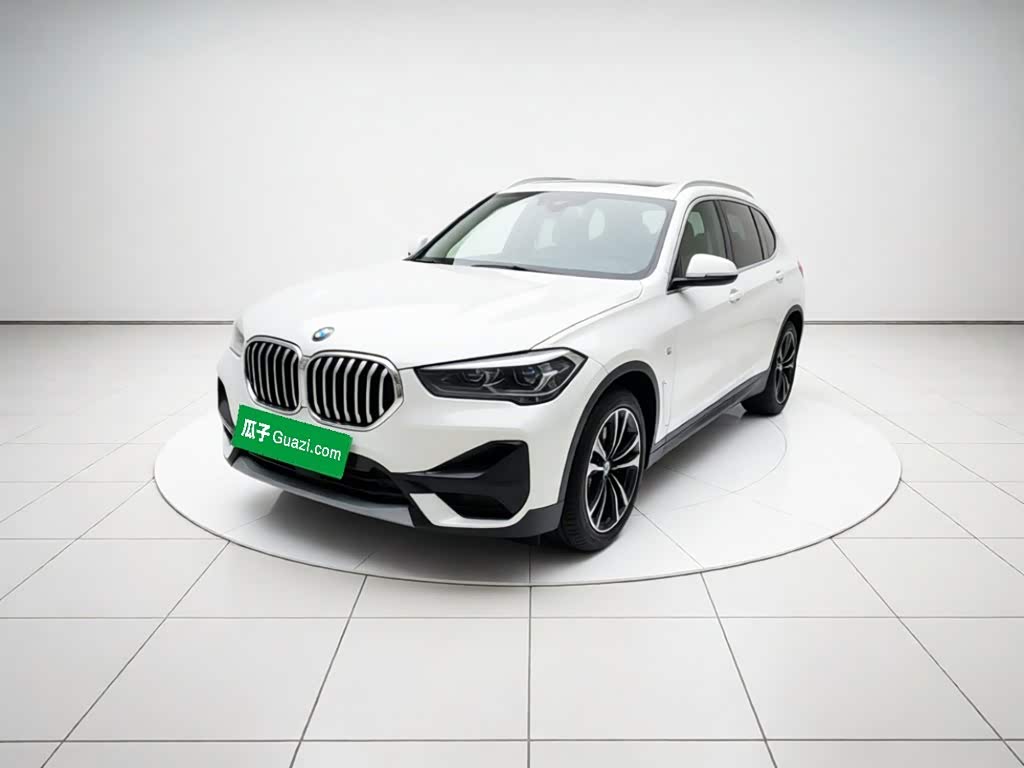 BMW X1 1.5 л 2021 г. Белый, пробег 29200 км