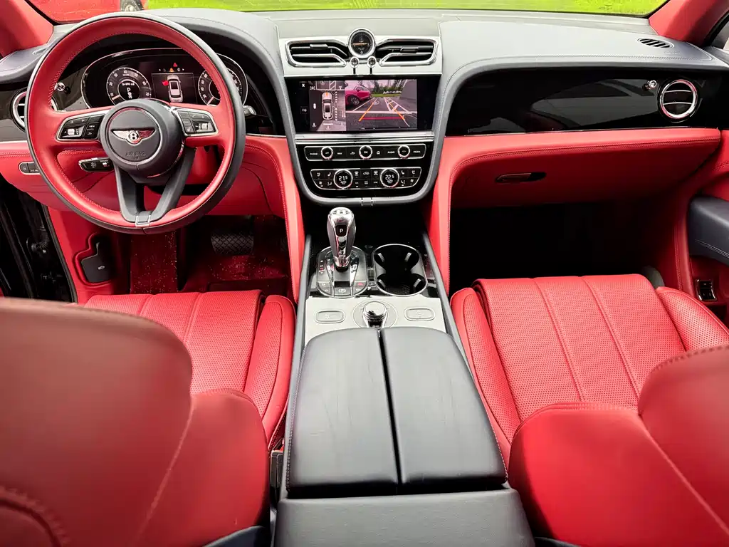 Bentley Bentayga — миниатюра 7