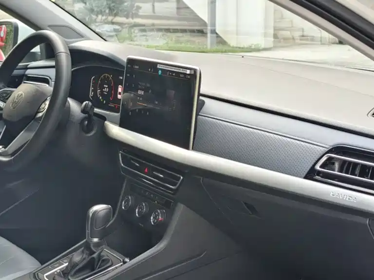 Volkswagen Lavida — миниатюра 6