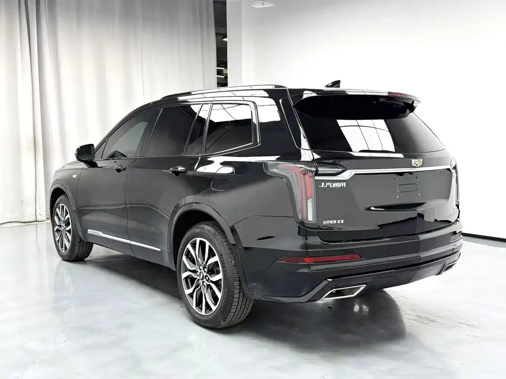 CADILLAC XT6