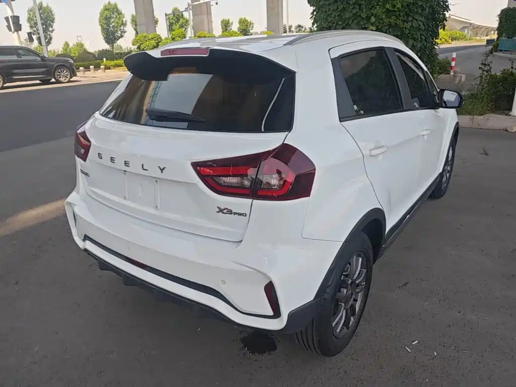 Geely Vision X3 — миниатюра 5