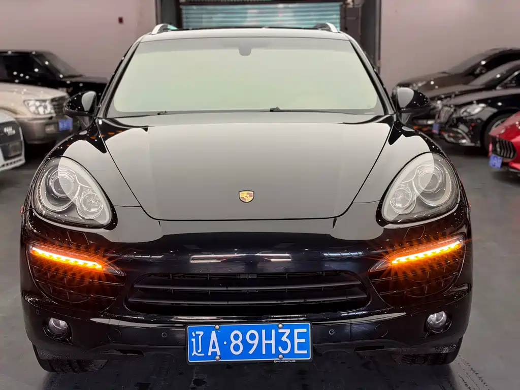 Porsche Cayenne — миниатюра 6