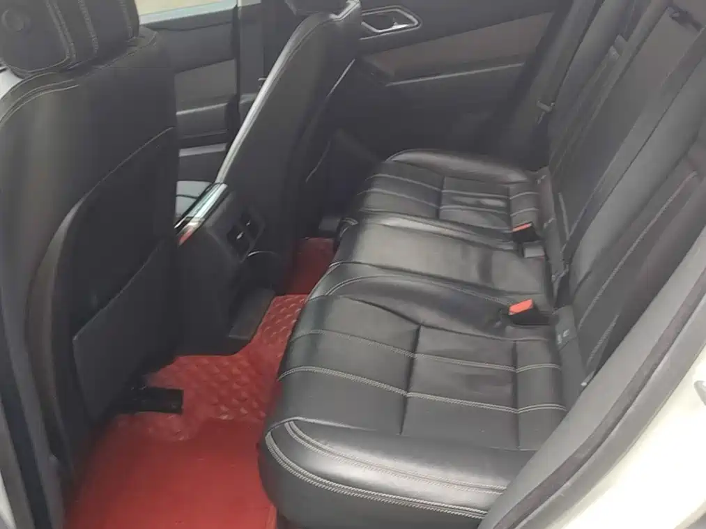 Land Rover Velar — миниатюра 8