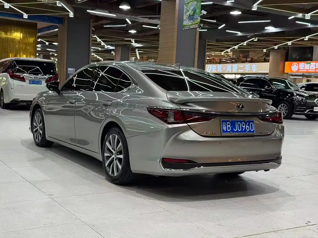 Lexus ES — фотографии объявления, Фото 11