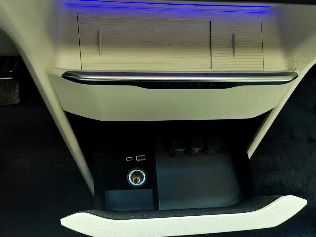 BUICK GL8 NEW ENERGY