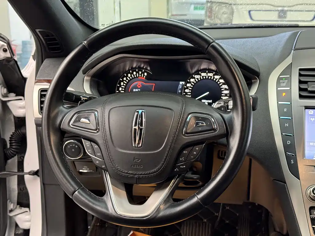 Lincoln MKZ — миниатюра 13