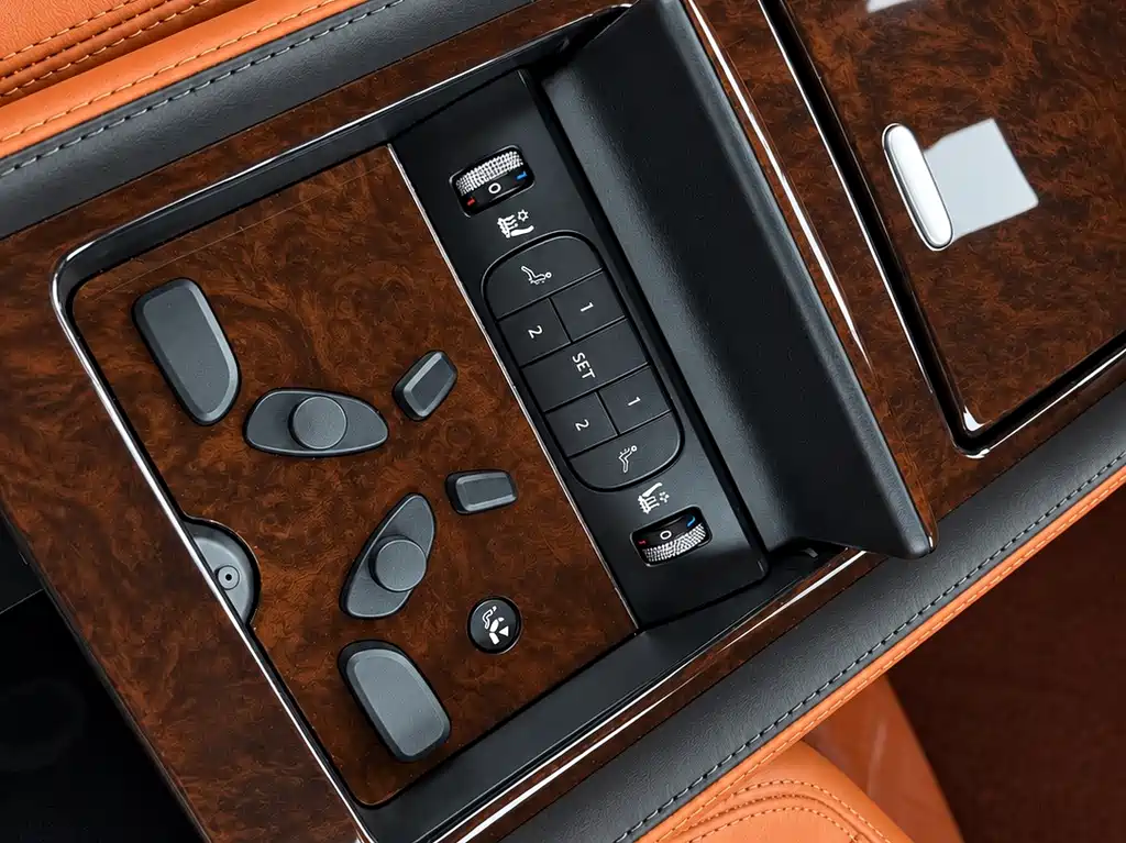 Bentley Flying Spur — миниатюра 24