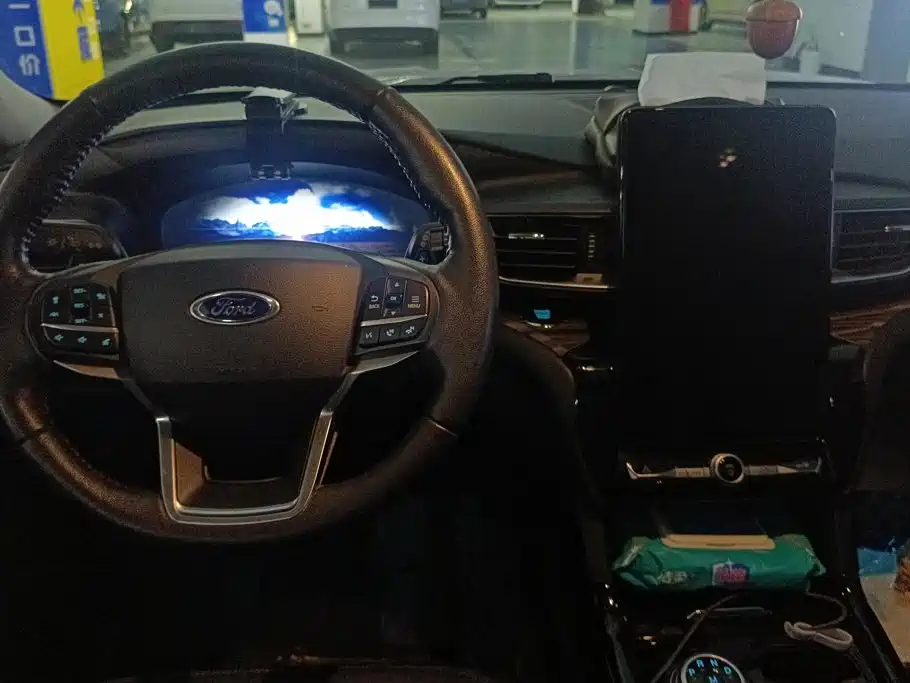 Ford Explorer — миниатюра 12
