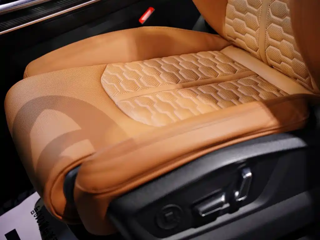 Audi RS Q8 — миниатюра 14
