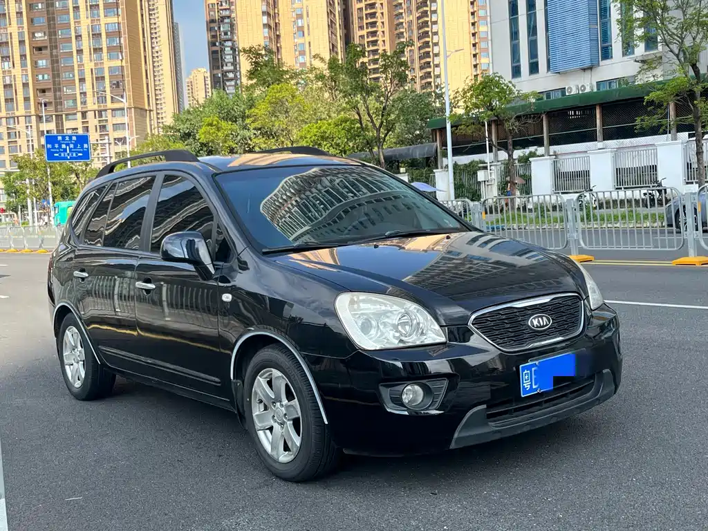 Kia Carens — миниатюра 7