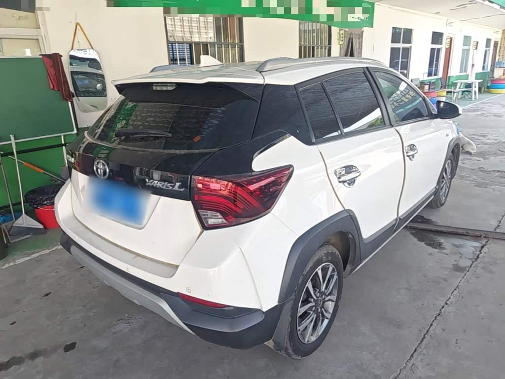 Toyota YARiS L Zhi Xuan 1.5 л 2021 г. Белый, пробег 35600 км