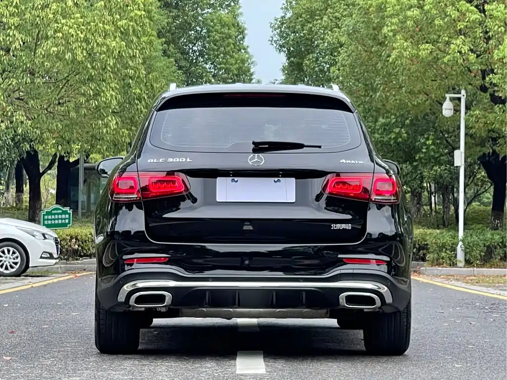 MERCEDES-BENZ GLC