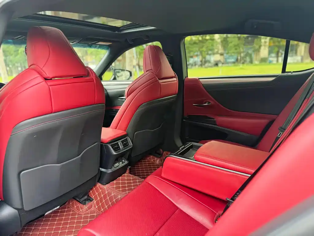 Lexus ES — миниатюра 12
