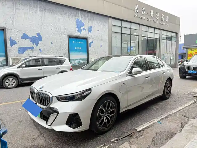 bmw i5