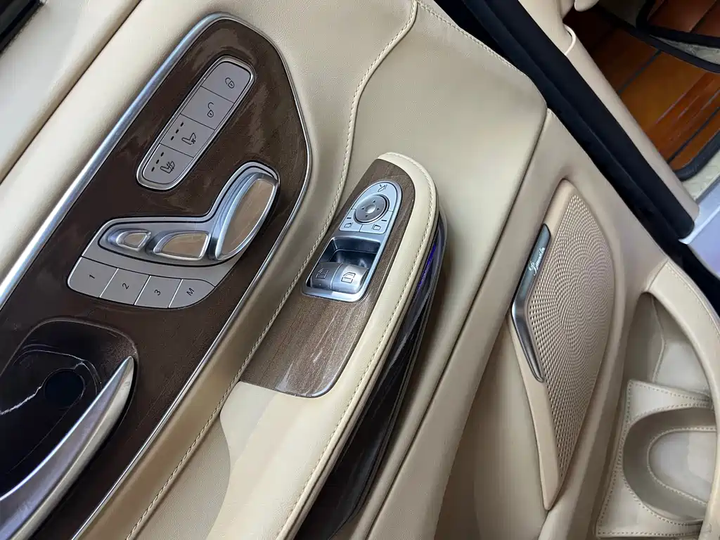 MERCEDES-BENZ V CLASS