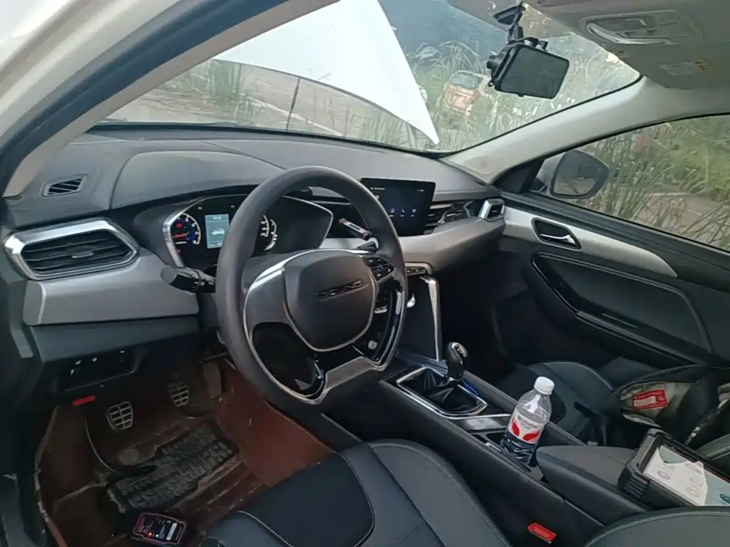 BAIC X3 — миниатюра 10