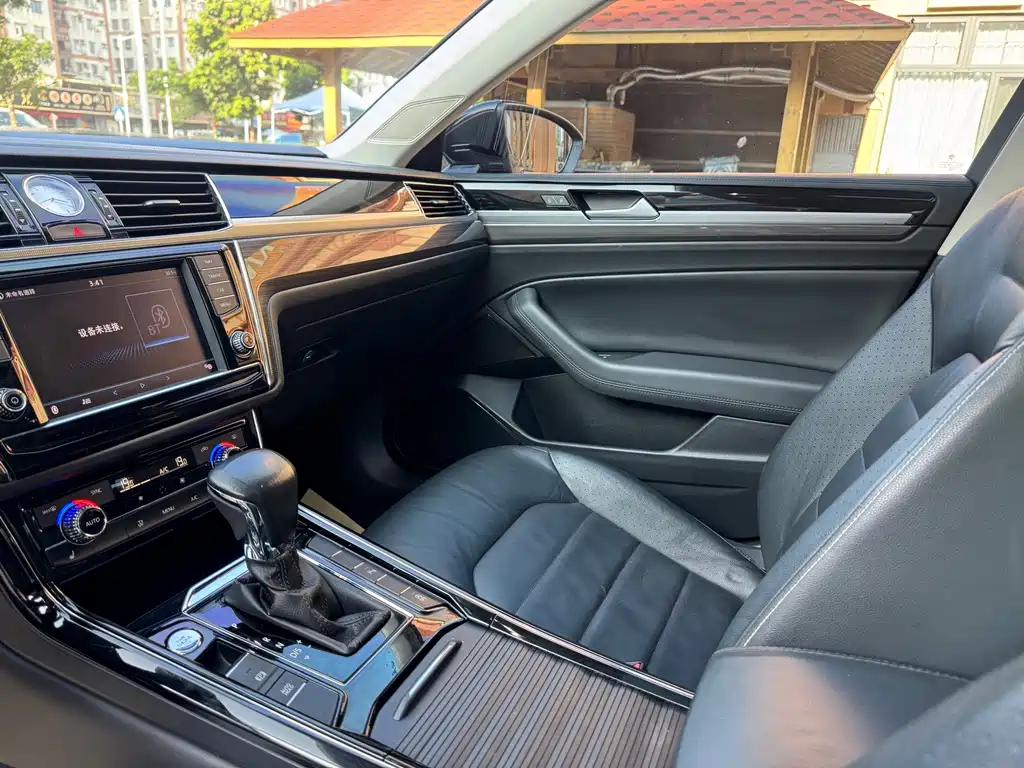Volkswagen Phideon — миниатюра 9