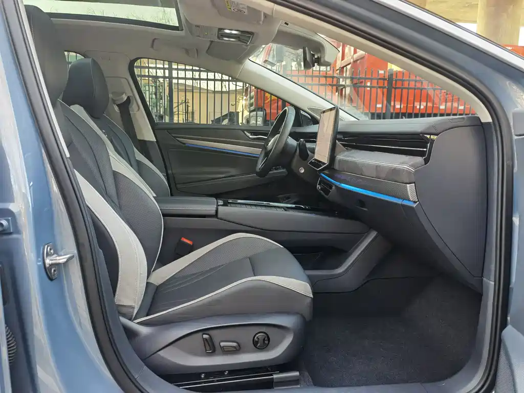 VOLKSWAGEN ID.7 VIZZION