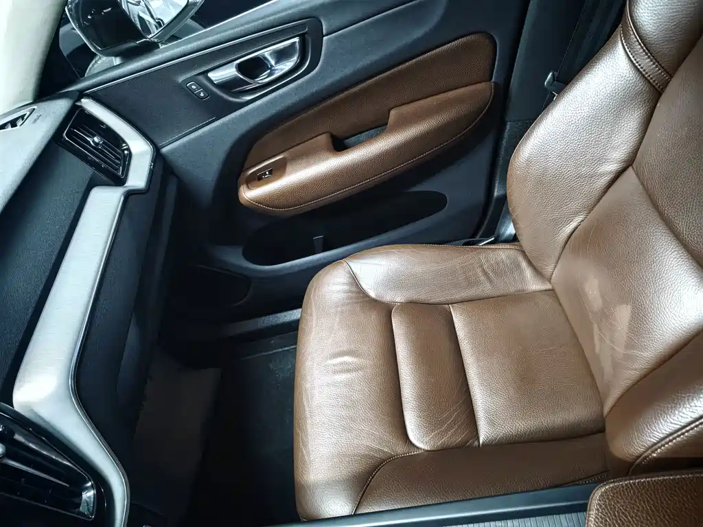 Volvo XC60 — миниатюра 7